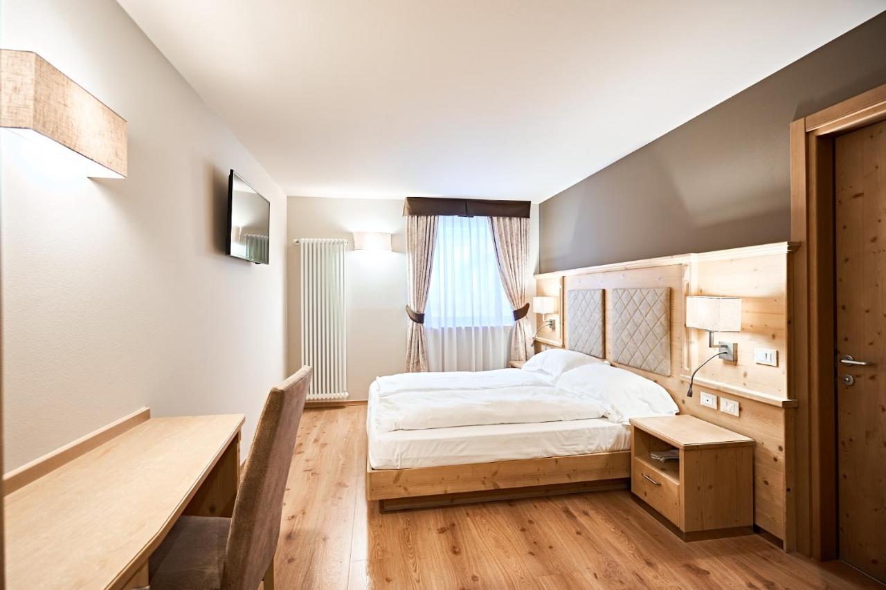 Hotel Crozzon Madonna di Campiglio Exterior photo