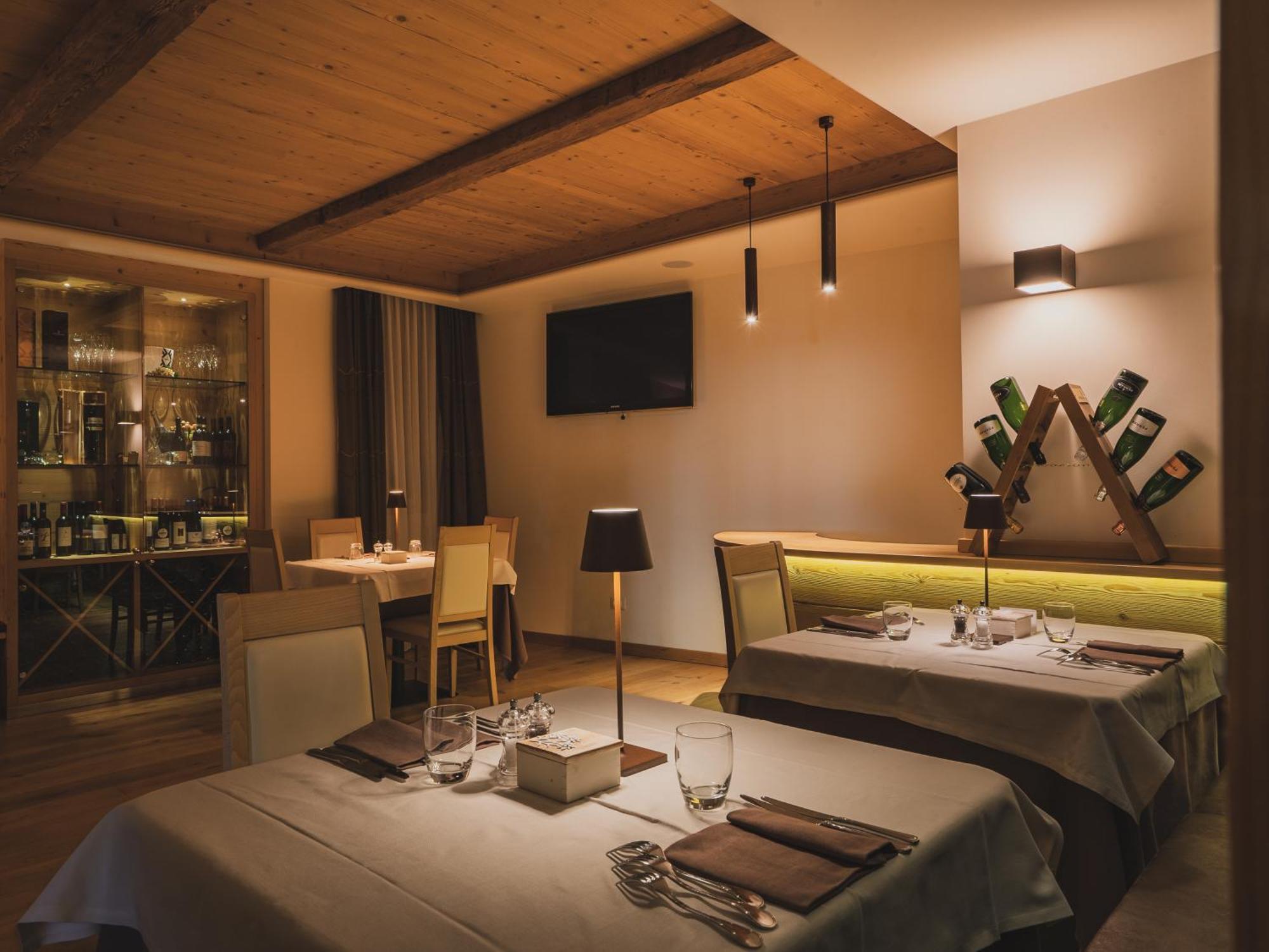 Hotel Crozzon Madonna di Campiglio Exterior photo