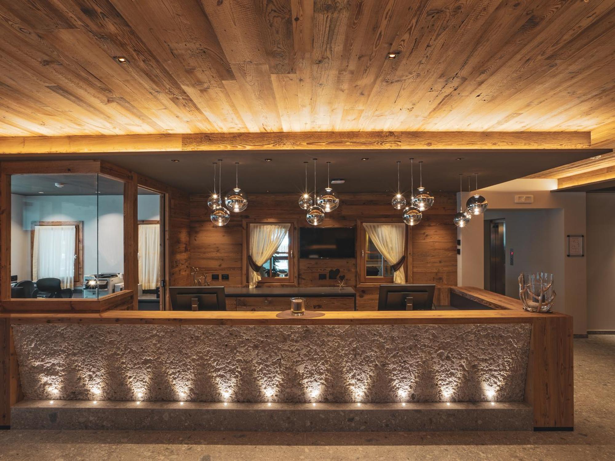 Hotel Crozzon Madonna di Campiglio Exterior photo