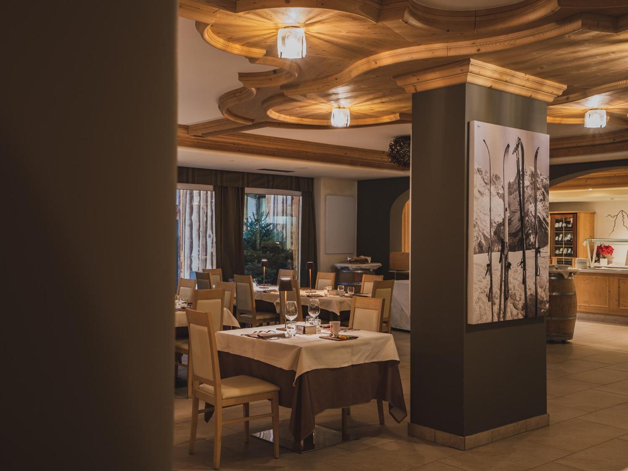 Hotel Crozzon Madonna di Campiglio Exterior photo